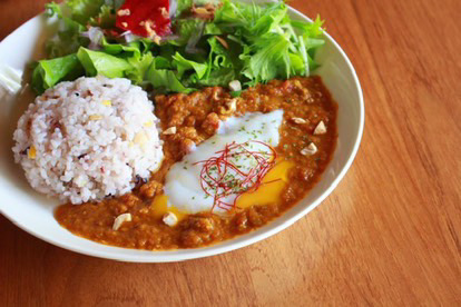 KAN,MA diningの半熟たまごのキーマカレー